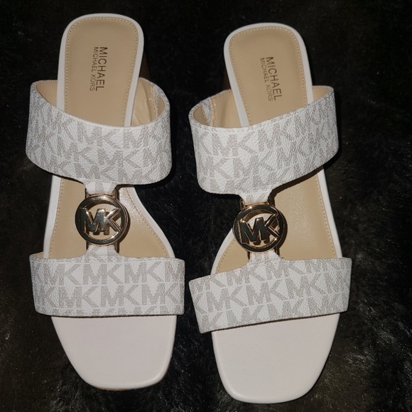 MICHAEL KORS SHOES - Picture 1 of 5